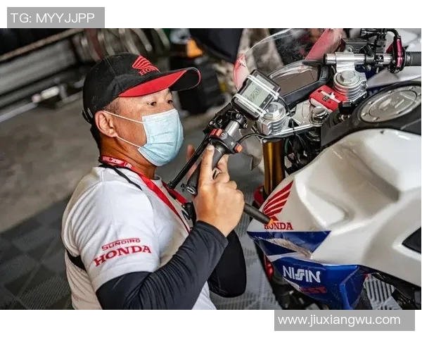 南京足球队耐力训练揭秘：如何提升球员在赛场上的持久战斗力