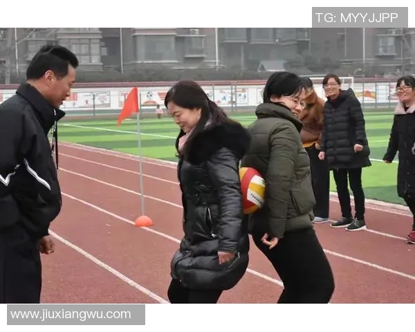 聚焦排球：深圳排球队如何提升意识与团队协作能力的探讨