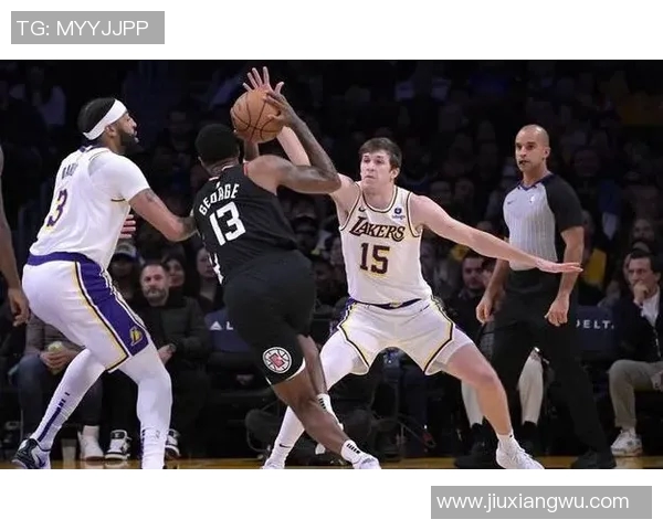 快船与湖人之间的对决历史回顾及近期交锋次数统计分析