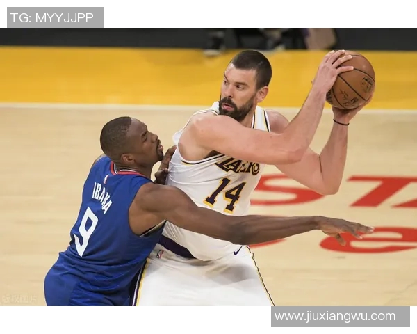 火箭队与快船队激战三月十六日精彩对决全场回顾与分析