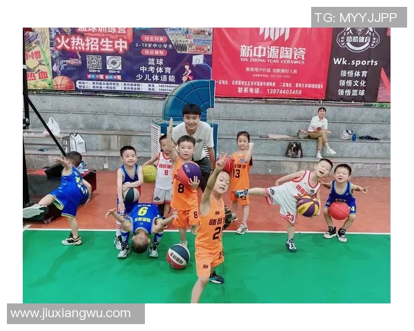 篮球明星用篮球演绎音乐之美展现运动与艺术的完美融合